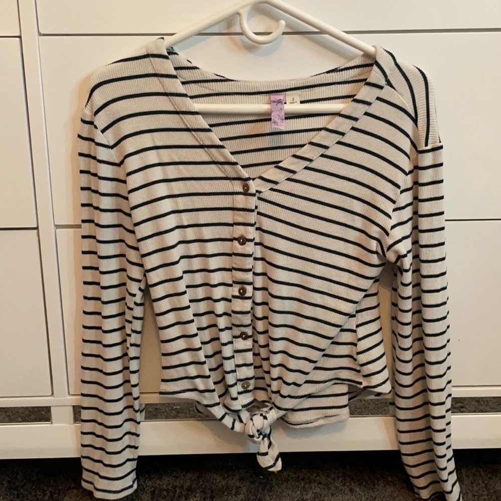 Long sleeve button down top